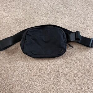Black Everywhere belt bag